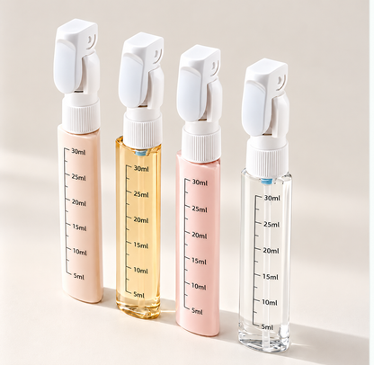 Quatre réservoirs rechargeables de 30 ml — exemple avec des soins