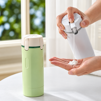 Utilisation du flacon blanc avec le flacon vert à côté